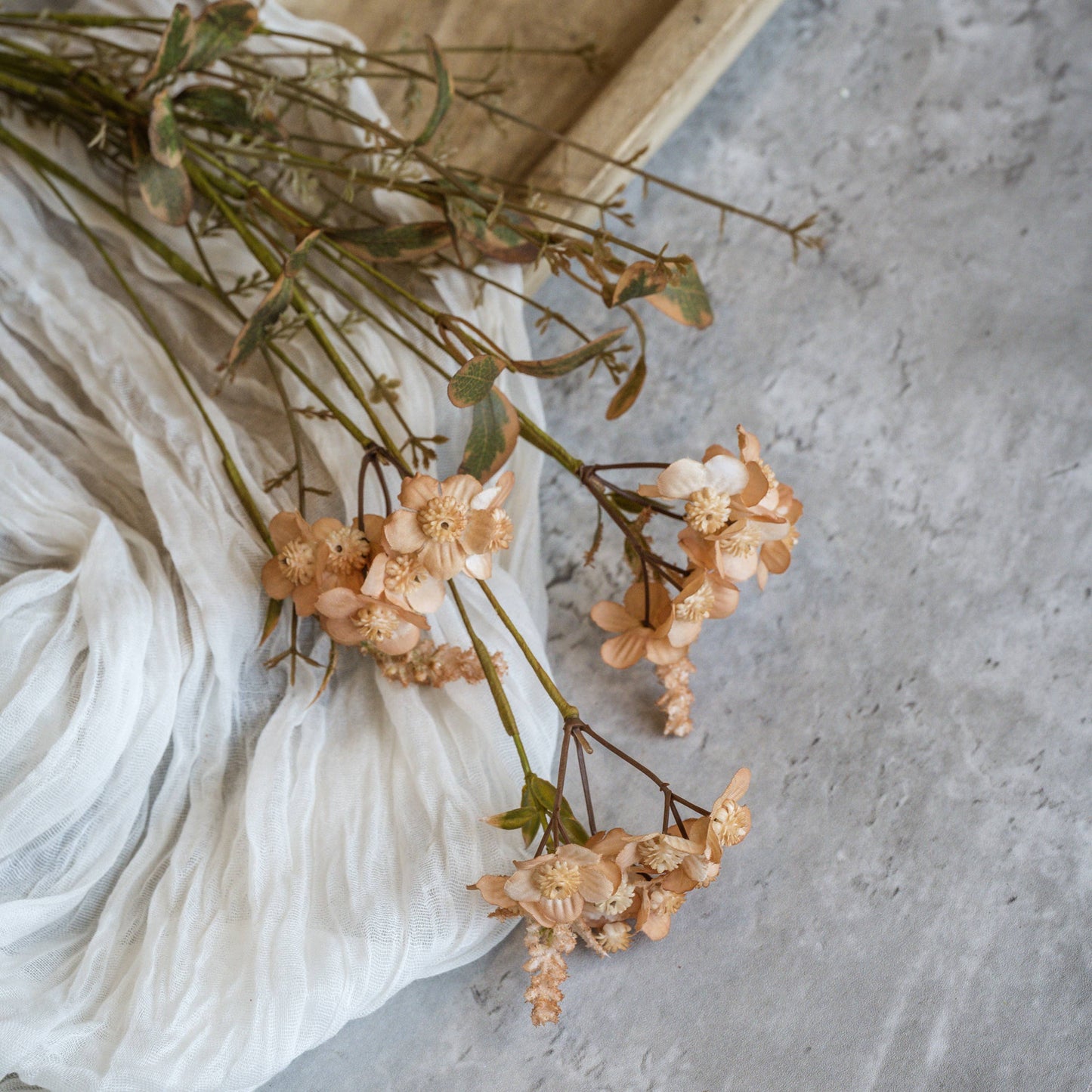 20.5" RUSTIC PEACH WILDFLOWER SPRAY