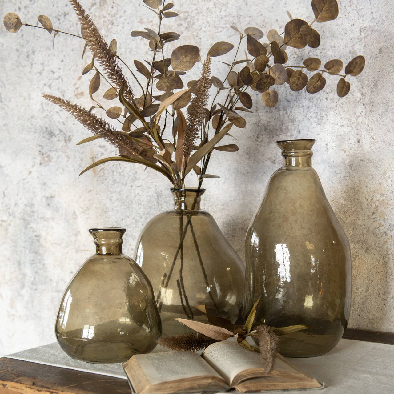 15" BROWN ARTISAN GLASS VASE
