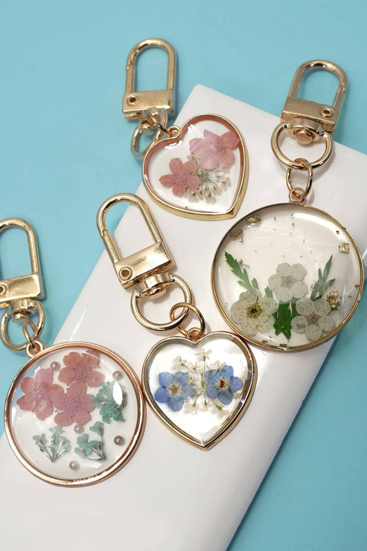 BAG CHARM-PRESSED DRIED FLOWER HEART ROUND |