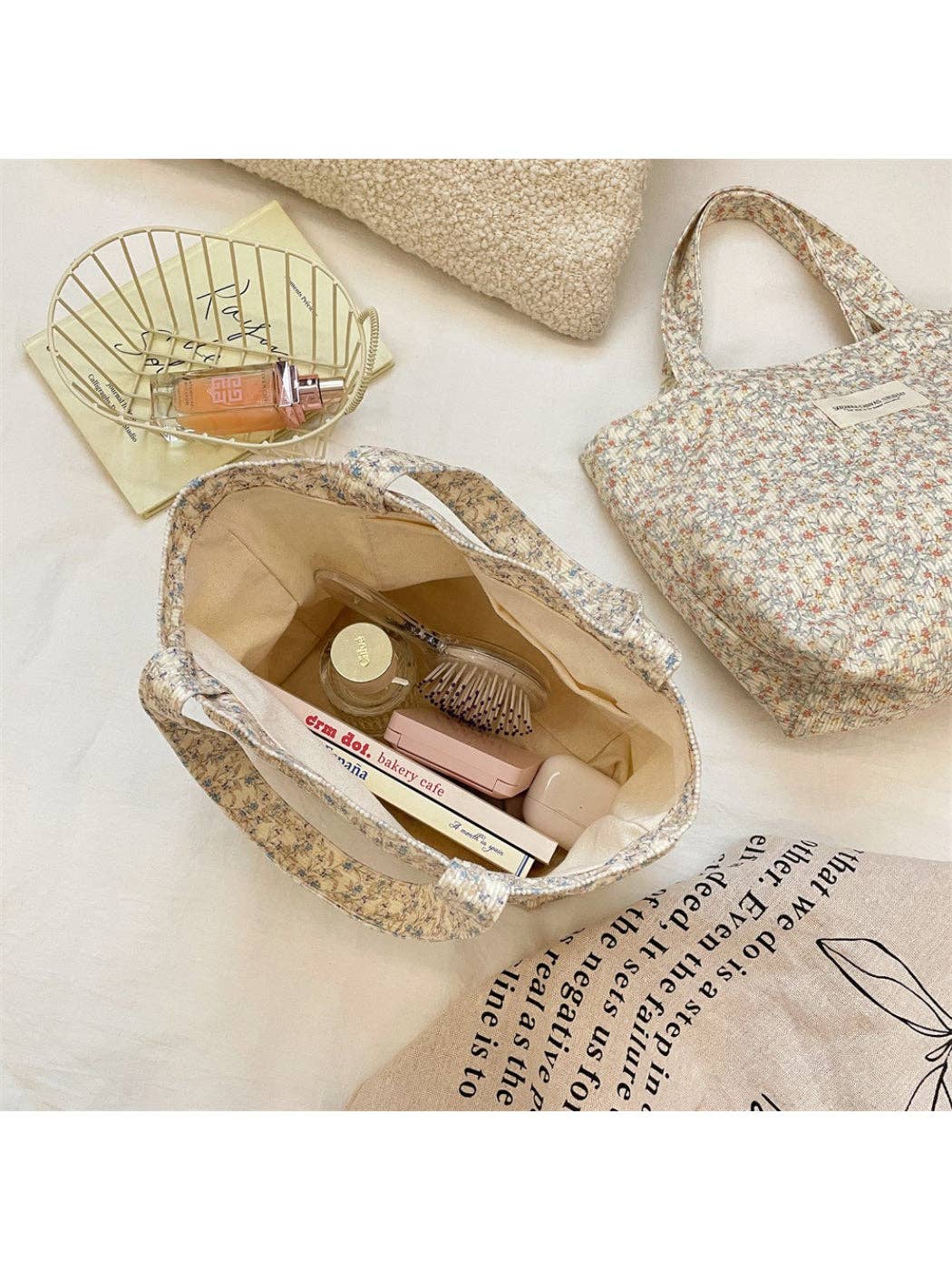 Cosbai - Vintage Floral Everyday Tote