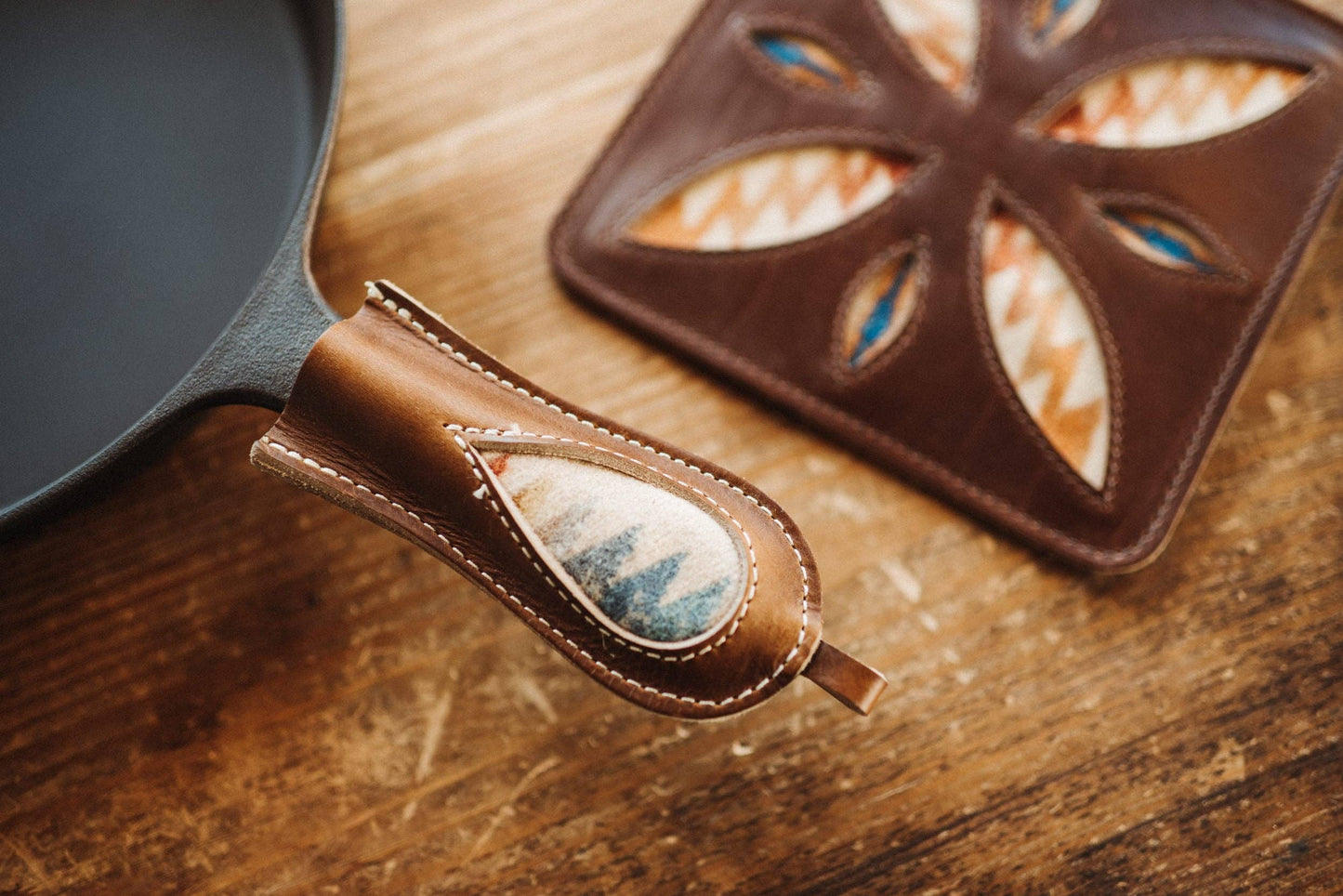 Panhandler Cast Iron Handles: Chestnut Leather