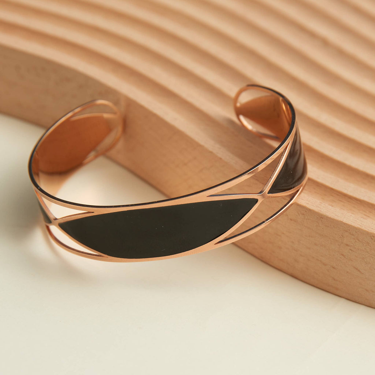 Hypoallergenic Stainless Steel Oval Bracelet