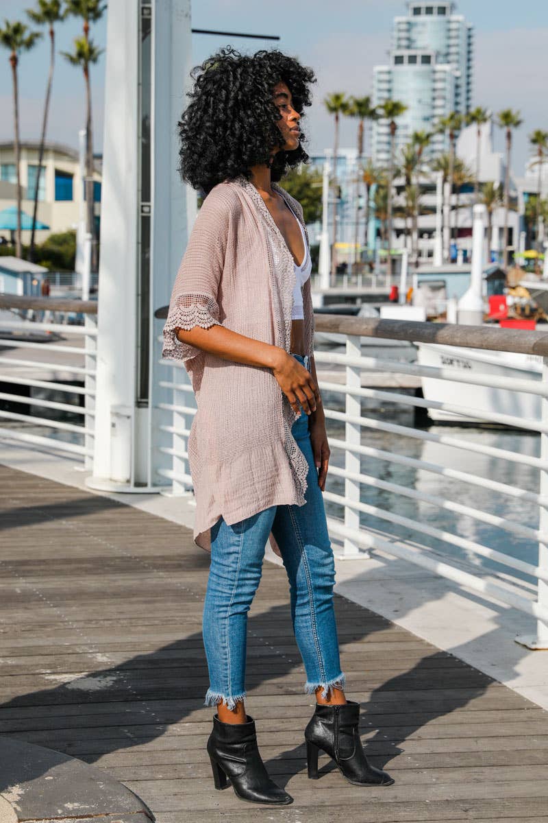 Sophisticated Scallop Lace Kimono – Ideal for Summer ☀️