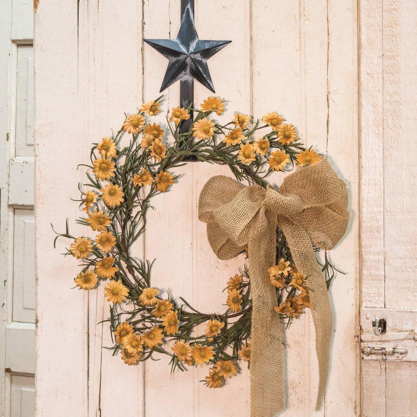 Teastain Daisy Wreath - 18"