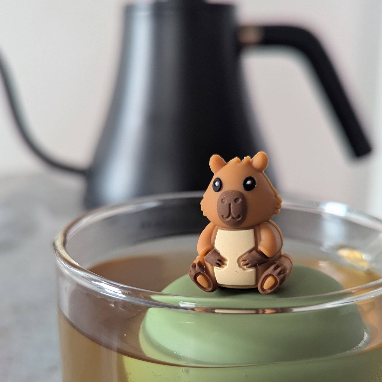 Capybara | Floating Tea Infuser | Green Base | Brown