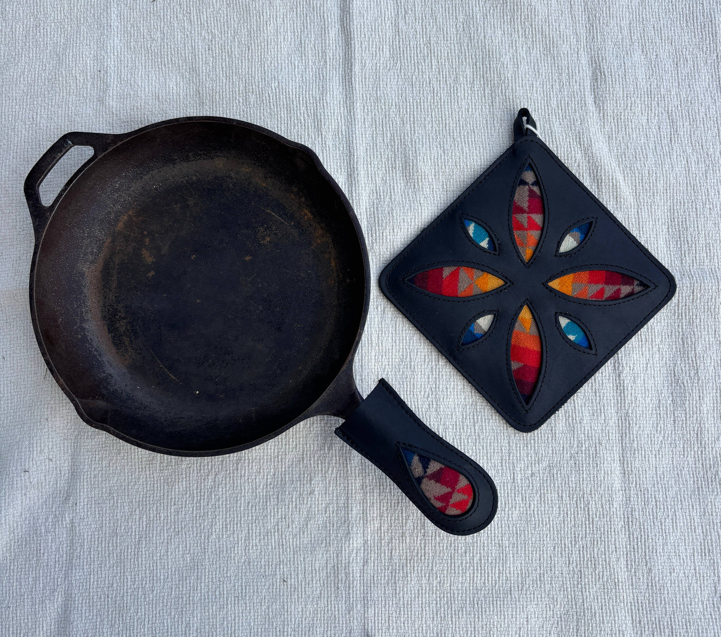 Panhandler Cast Iron Handles: Chestnut Leather