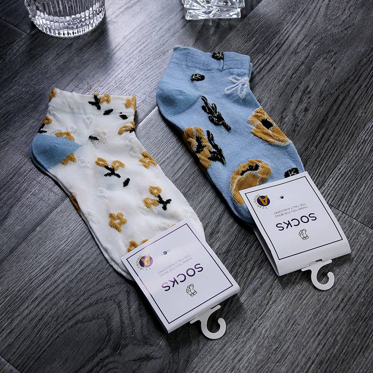 Rufia - Vintage Floral Blue and Yellow Low-Cut Socks