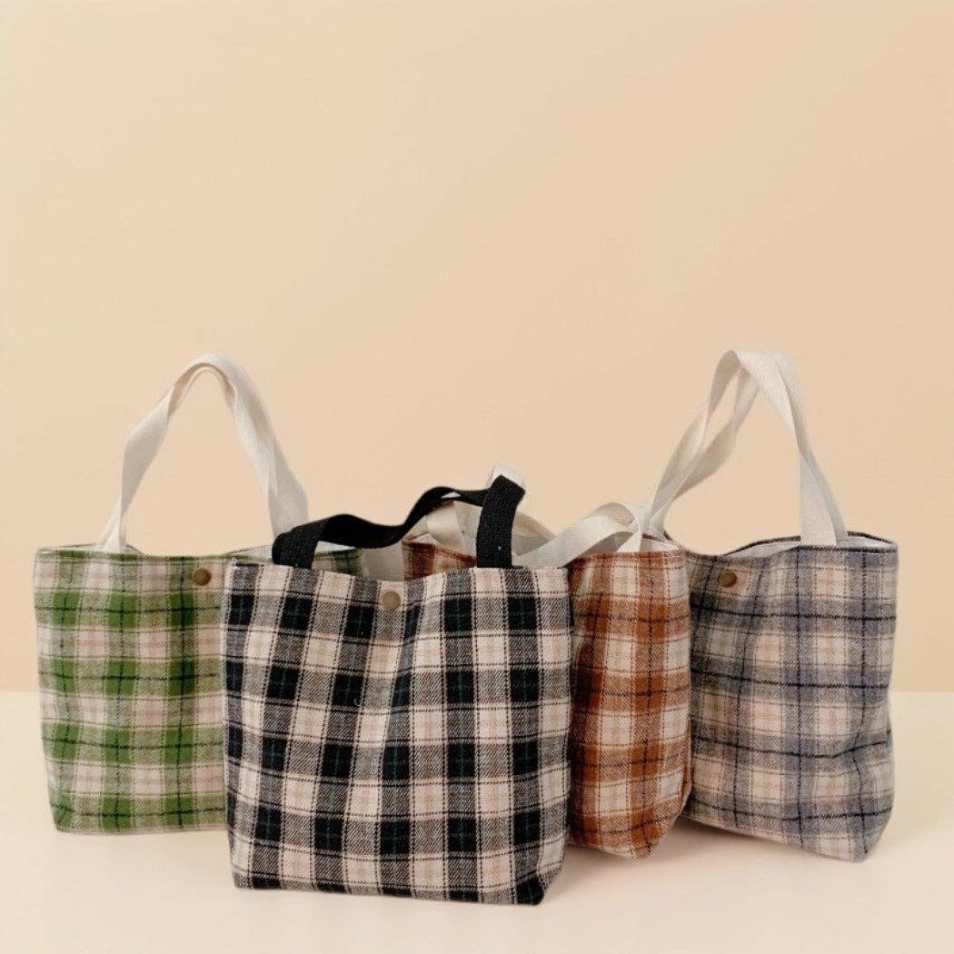 Small plaid handbag with short handles.